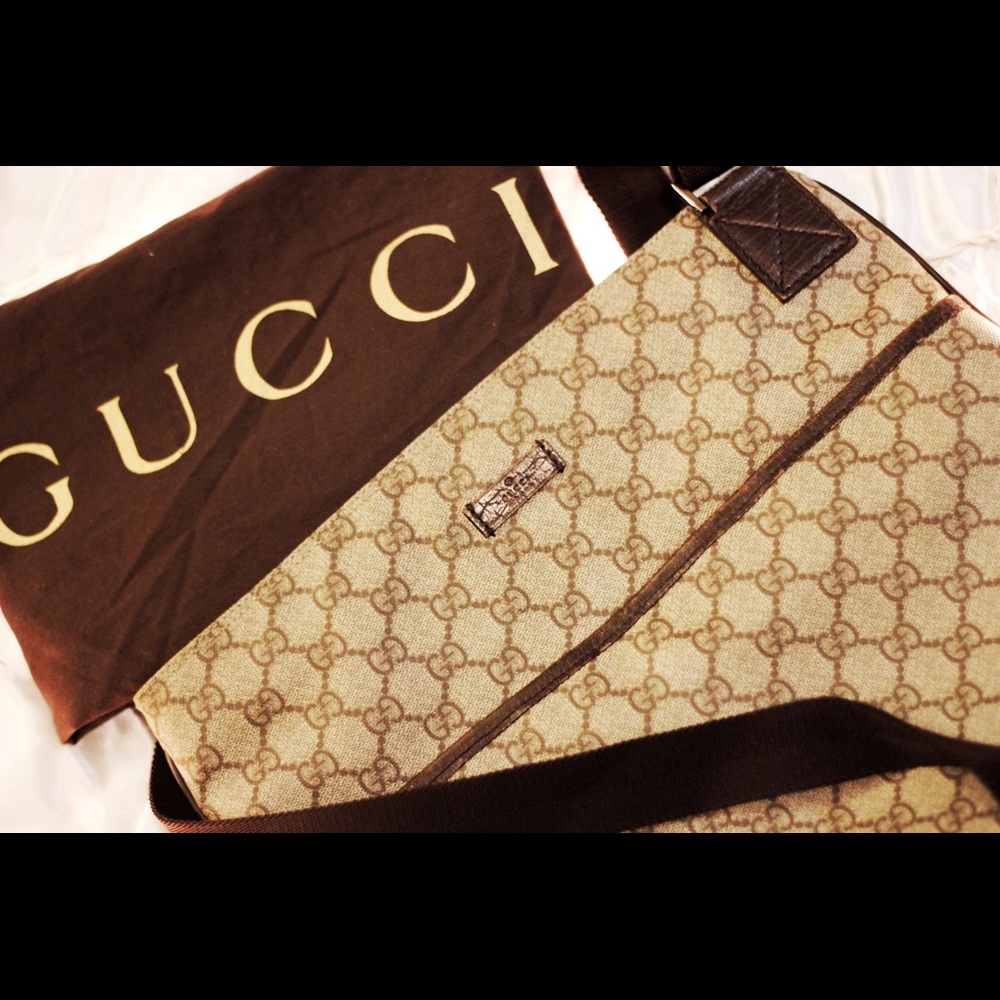 Gucci PVC shoulder bag with dust bag